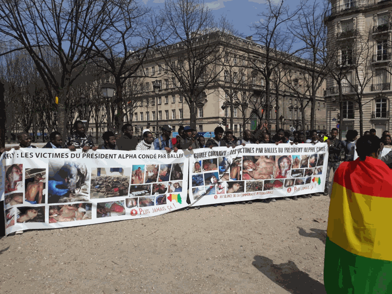 Manifestation des Guinéens de France contre les assassinats et arrestations arbitraires 