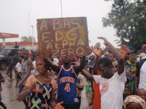 Manifestations contre les délestages électriques à Sangarédi